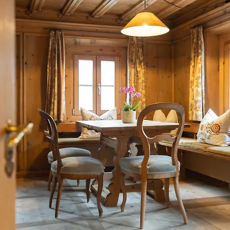 Chesa Michel Apartmán *