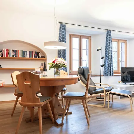 Chesa Michel Apartman *